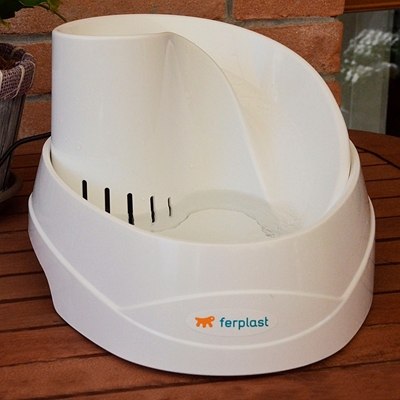 تصویر ظرف آب برقی و تصفیه آب Ferplast برای گربه و سگ مدل Vega Pet Fountain